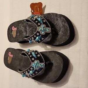 Justin, Carly, Platform sandles